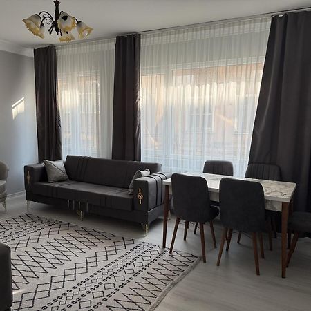 Only For Families Apartment Istanboel Buitenkant foto